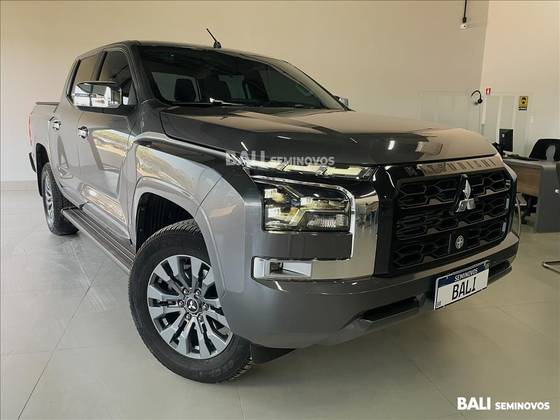 MITSUBISHI L200 TRITON 2.4 16V TURBO DIESEL SPORT HPE CD 4P 4X4 AUTOMÁTICO MITSUBISHI L200 TRITON 2.4 16V TURBO DIESEL SPORT HPE CD 4P 4X4 AUTOMÁTICO